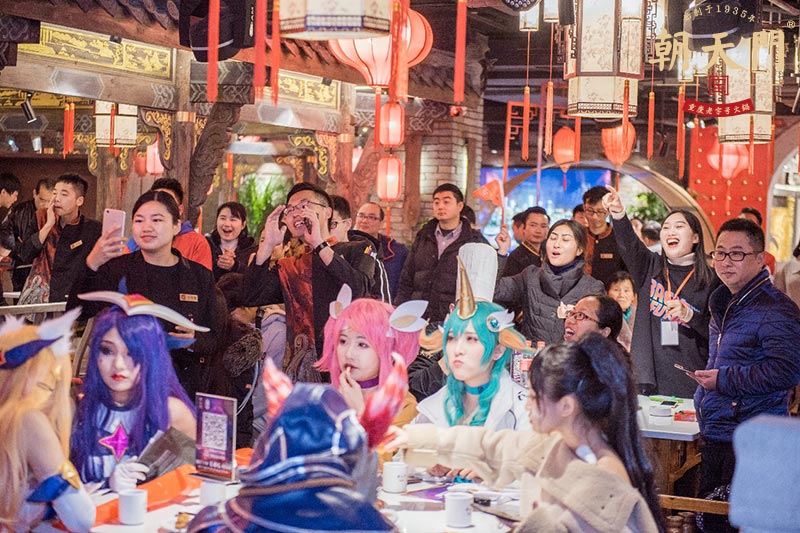 朝天门火锅《英雄联盟》全明星赛观影会精彩落幕 朝天门火锅《英雄联盟》全明星赛观影会精彩落幕
