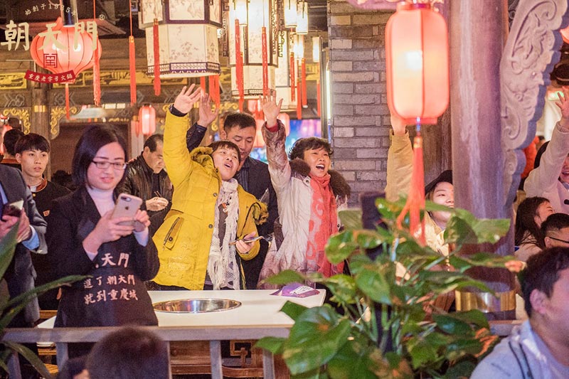 朝天门火锅《英雄联盟》全明星赛观影会精彩落幕 朝天门火锅《英雄联盟》全明星赛观影会精彩落幕