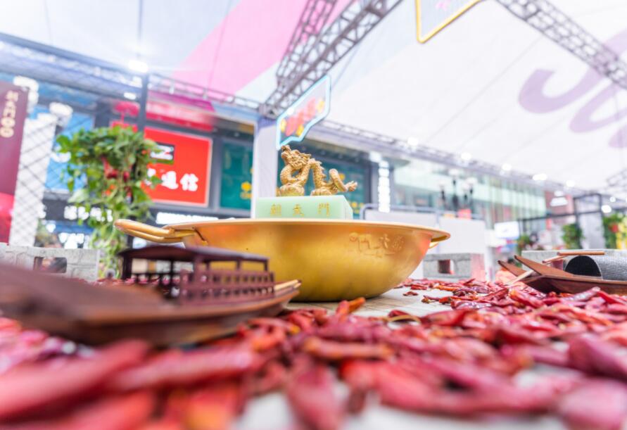 220万能开一家多大规模的火锅店？
