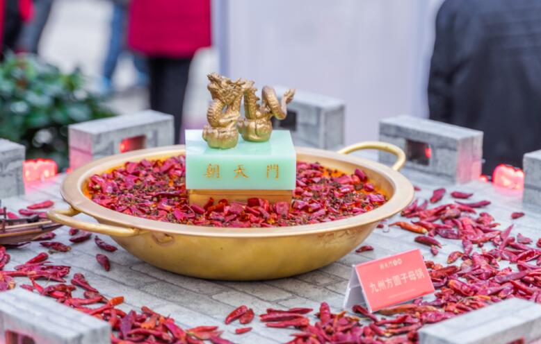 吃火锅有哪些讲究？跟着老重庆人学起来！