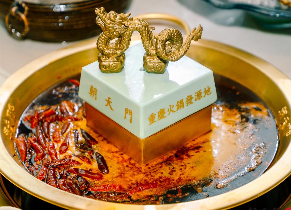 网红火锅加盟店竟然是这样吸引顾客的？