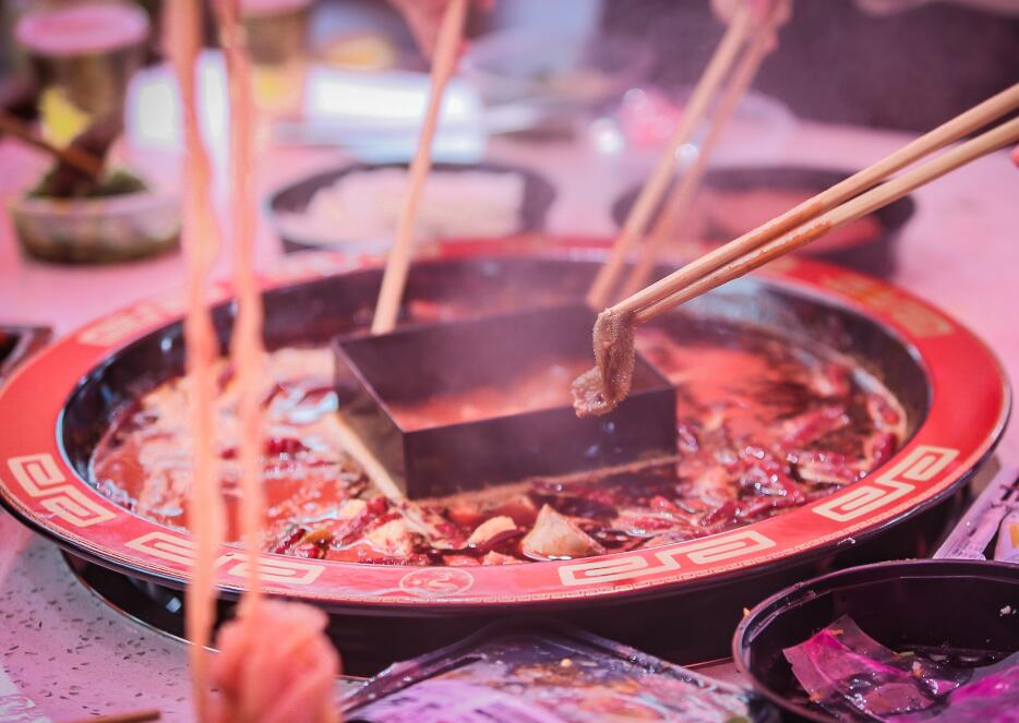 生活从来不缺重头再来的勇气，只缺一顿火锅！