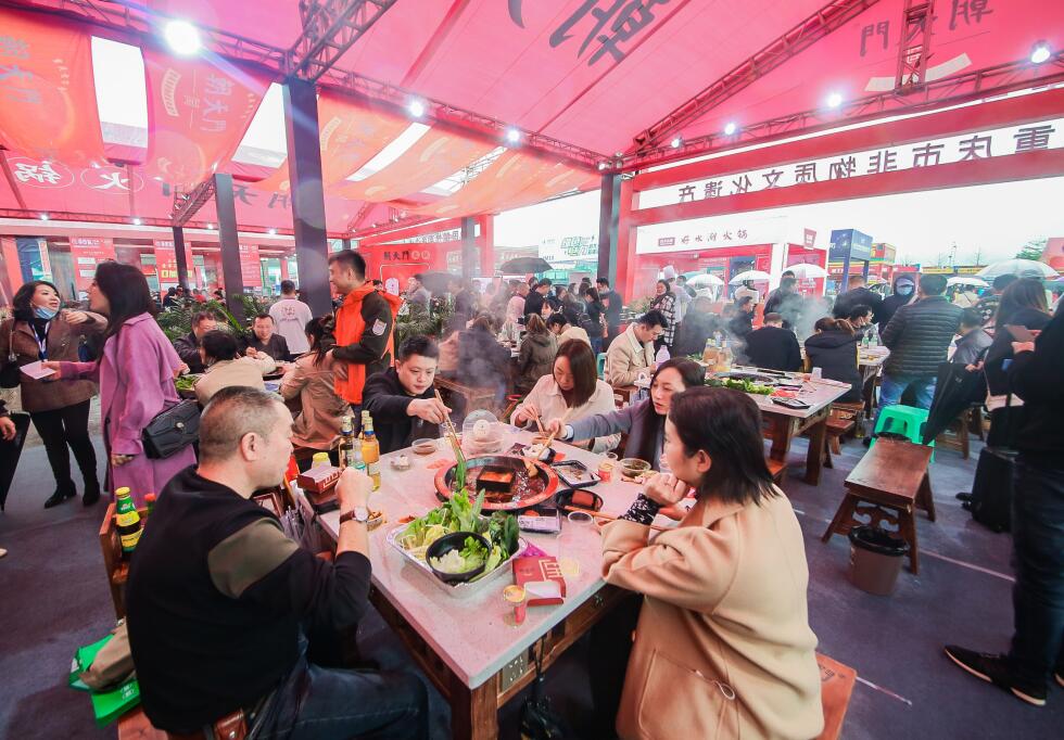 来重庆除了打卡网红景点，还可以品尝人间烟火！