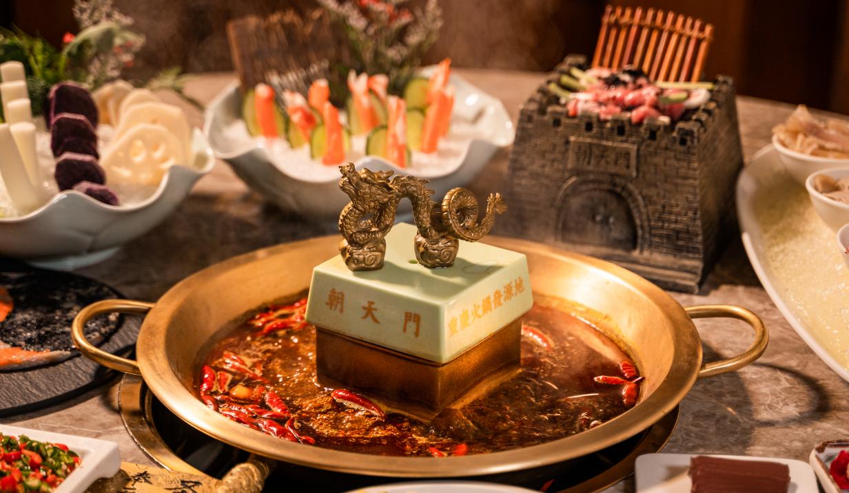 既是火锅菜品，又是小吃，卤鸡爪为什么这么受欢迎？