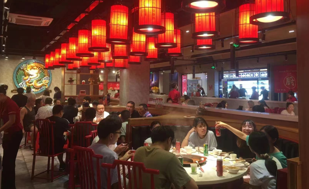 为什么年轻人喜欢吃，火锅土豆粉？