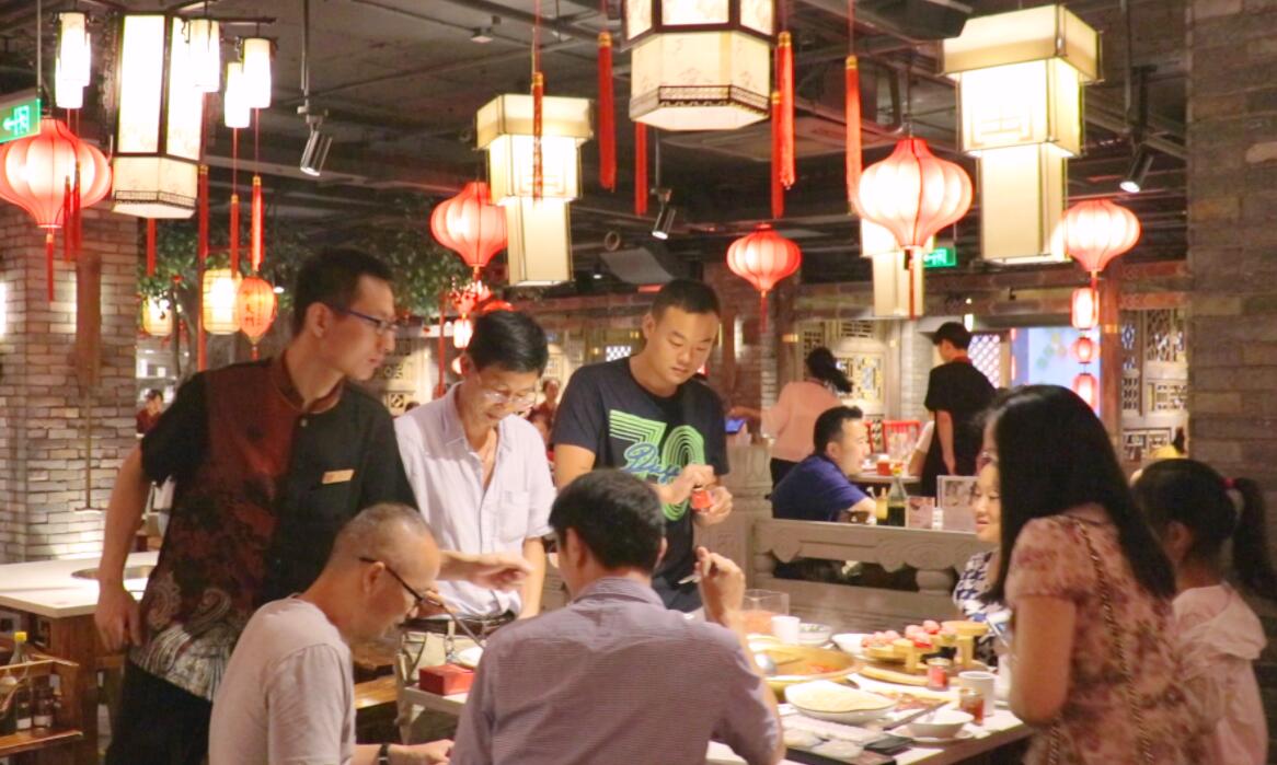 为什么社区咖啡馆，在餐饮火锅界快速崛起？